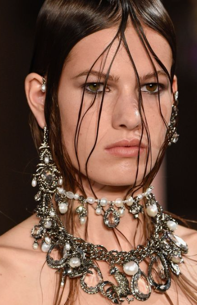 Alexander McQueen Pearl Gold Morganite Gothic Dress Necklace - Image 8